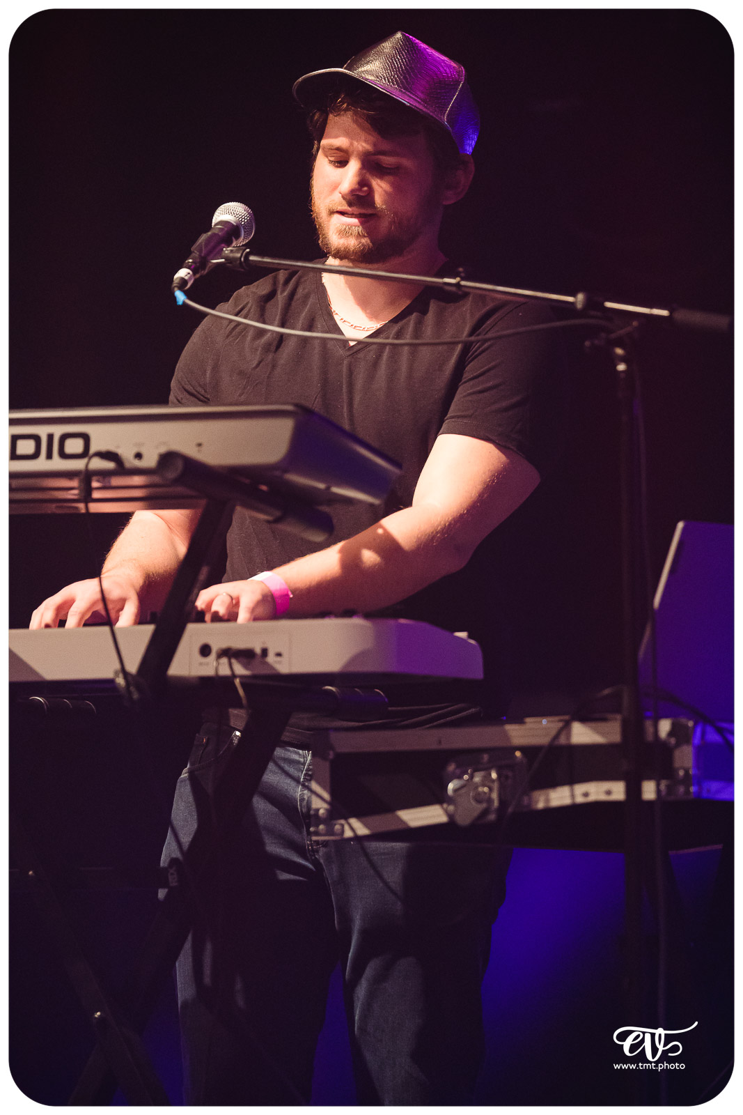 TMTPHOTO REDLIGHT DREAMS 024